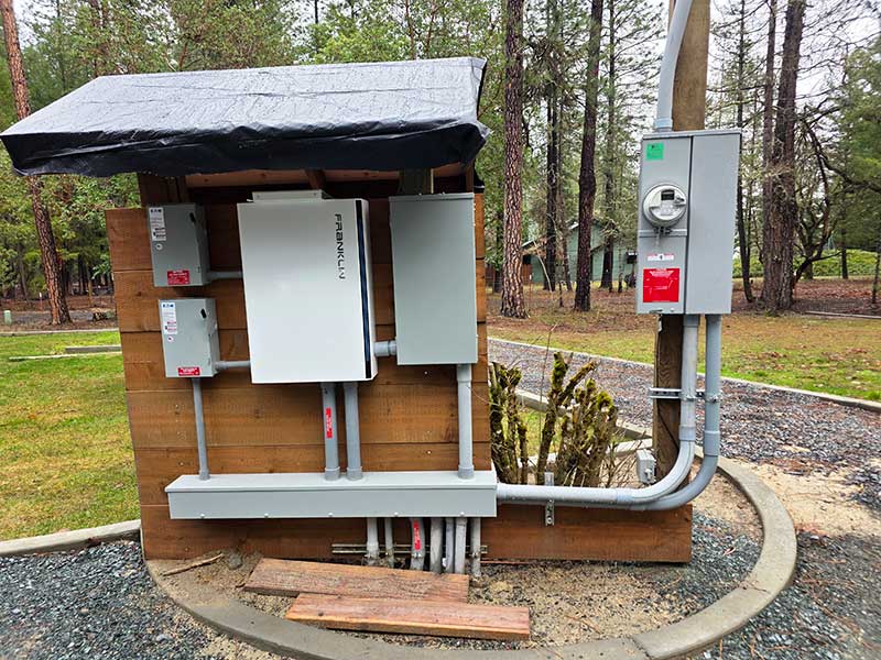 Rogue River solar and battery system