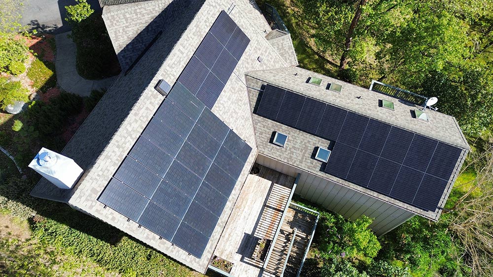 Roseburg roof-mounted solar installation